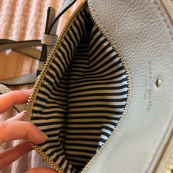 ♠️ Kate Spade ♠️ Leather Crossbody Bag - Picture 8 of 13